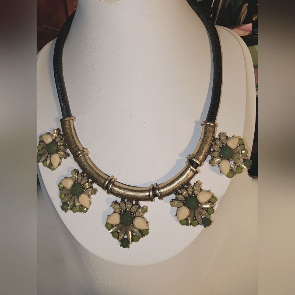LOFT Matte Gold Cut Crystals Bib Necklace Leather Chain - Picture 1 of 5
